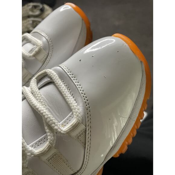 Size 5.5y- Air Jordan 11 Retro Low Bright Citrus Women's Size 7 - Picture 6 of 7